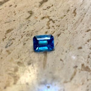 7x9mm blue topaz loose gem. 2.87 carat